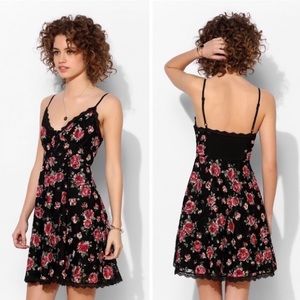 BETSEY JOHNSON VINTAGE - “COURTNEY” LACE DRESS